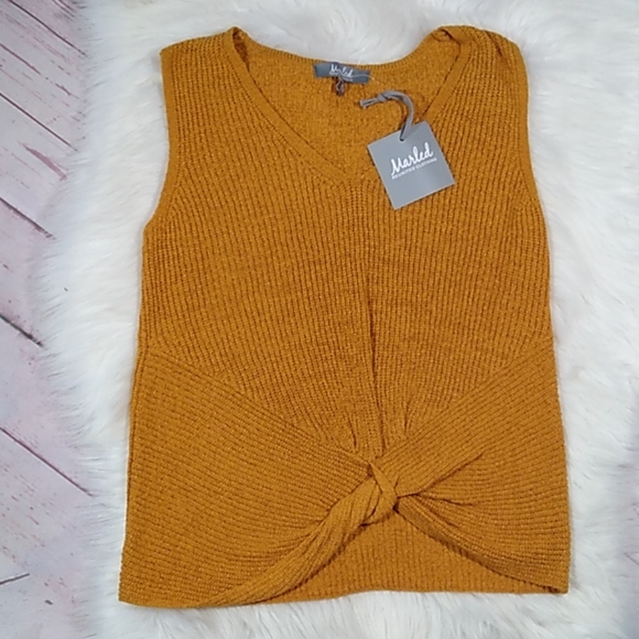 Marled Sweaters - ♥️ Sleeveless marled NWT sweater Small